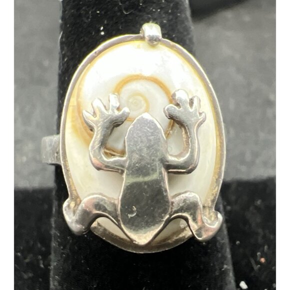 Vintage Sterling Silver Frog on Operculum Shell Eye of Shiva Ring Size 8.5 - Picture 1 of 16